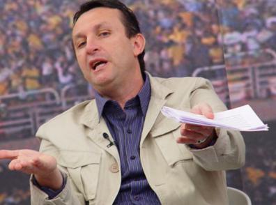 Neto evitou entrar em discussão com o destemperado Felipe Melo