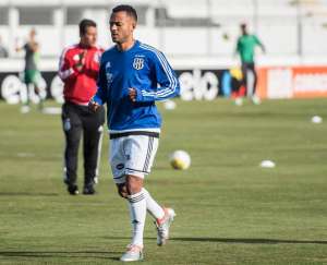 Com fratura no tornozelo, João Vitor desfalca Ponte Preta no restante do Paulistão