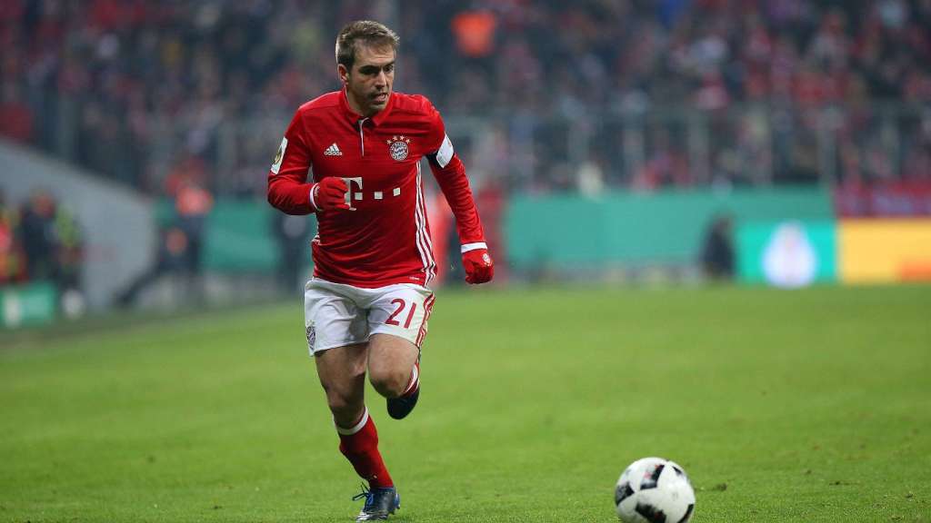 Alemão: Bayern afirma que foi surpreendido com anúncio precoce de aposentadoria de Lahm 2 0002050223430 img