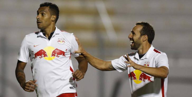 Red Bull saiu na frente com Elton, de pênalti, mas não teve força para impedir empate do Santo André