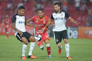 Sem polêmica, Vampeta faz 