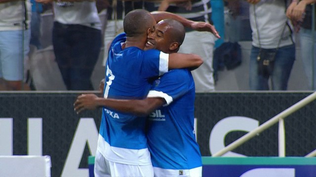 Edmilson marcou na vitória do Santo André contra Corinthians