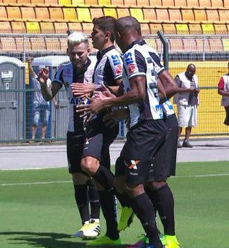 Muita festa nos gols do Santos