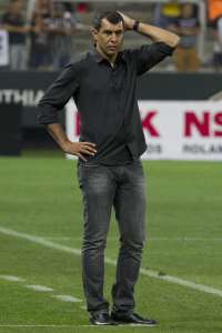 Paulistão: Após derrota em casa, Carille poderá escalar Kazim e Jô juntos no Corinthians