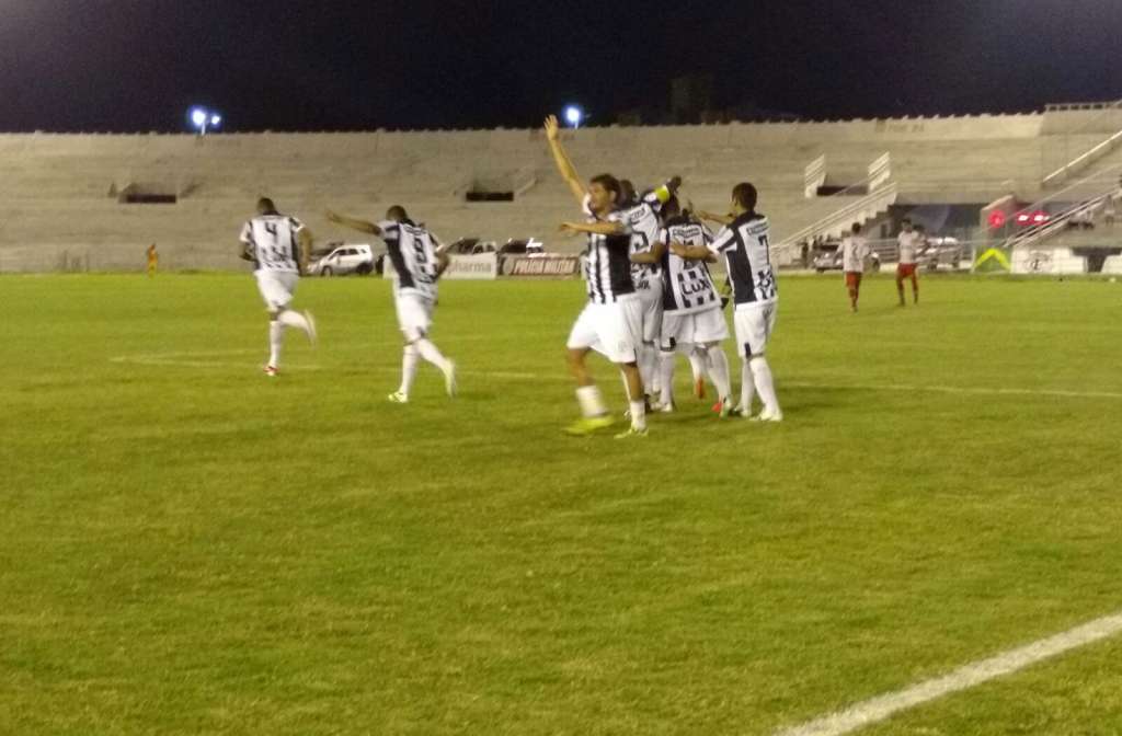 Treze e Botafogo-PB se enfrentam no estádio Amigão