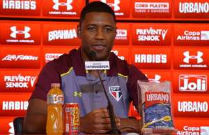 Jucilei recebe a camisa 25 e diz que prefere ser primeiro volante no São Paulo