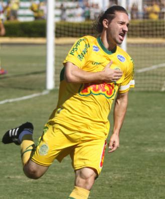 Xuxa marcou mais um gol de pênalti