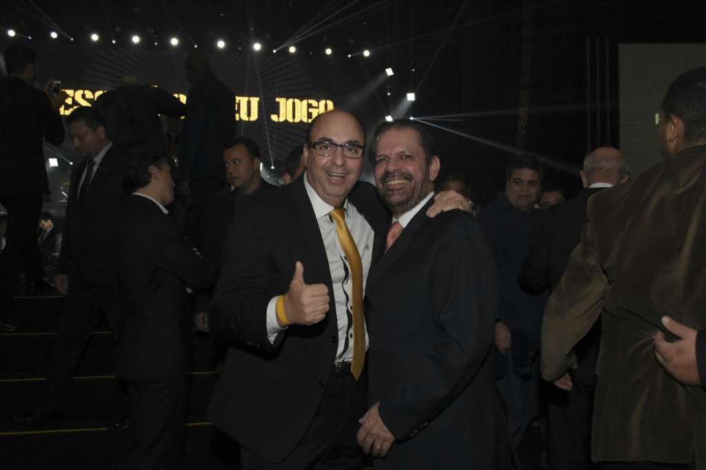 Edivaldo Ferraz, coordenador do Futebol Sustentável (esq.), e Reinaldo Carneiro Bastos, presidente da FPF (dir.)