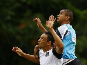 Paulistão: David Braz e Ricardo Oliveira treinam com bola e ficam mais perto de retorno