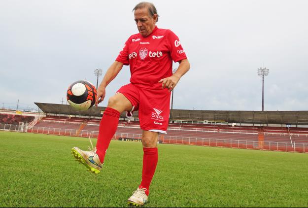 Marco Antônio Machado é homenageado pelo Noroeste (Foto: Bruno Freitas/Noroeste) 