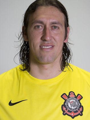 Goleiro Cássio foi seguro e fez boas defesas em chutes de longa distância. 