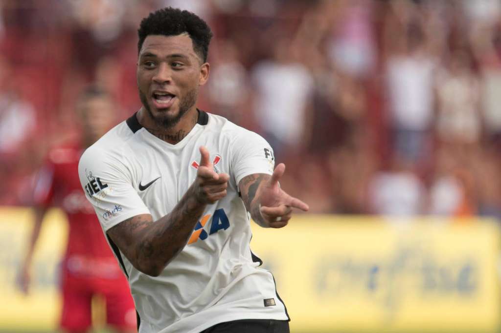 Kazim quer vencer o Palmeiras em seu primeiro clássico pelo Corinthians