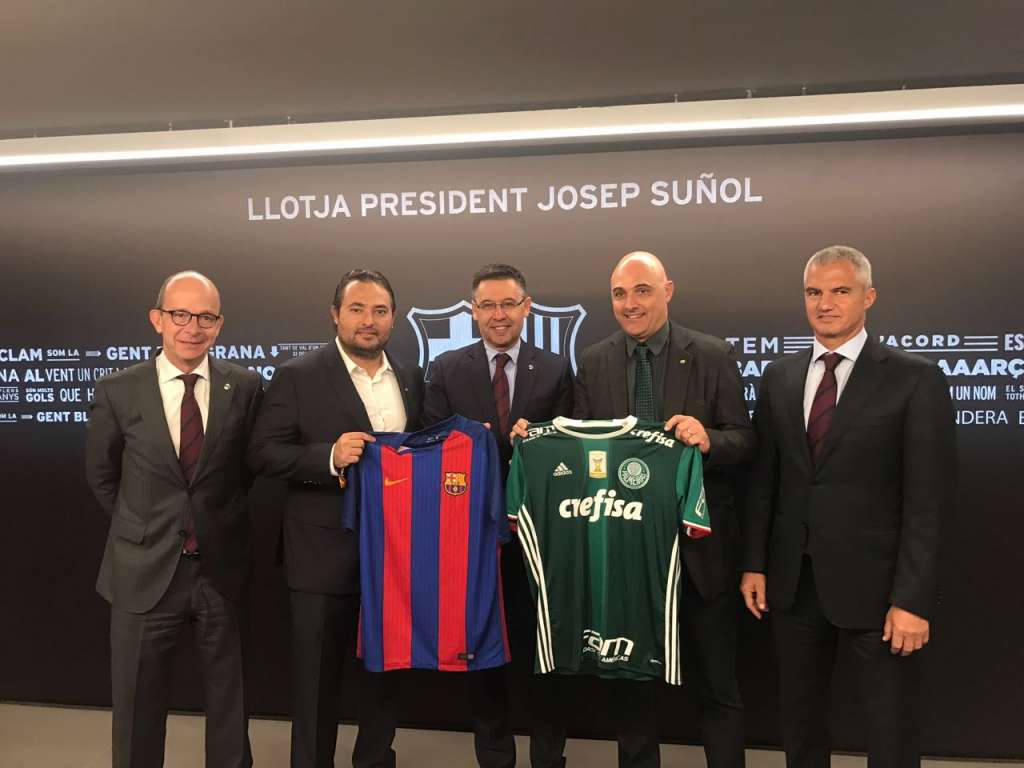 Dirigentes de Palmeiras e Barcelona se reuniram na Espanha e entraram em acordo