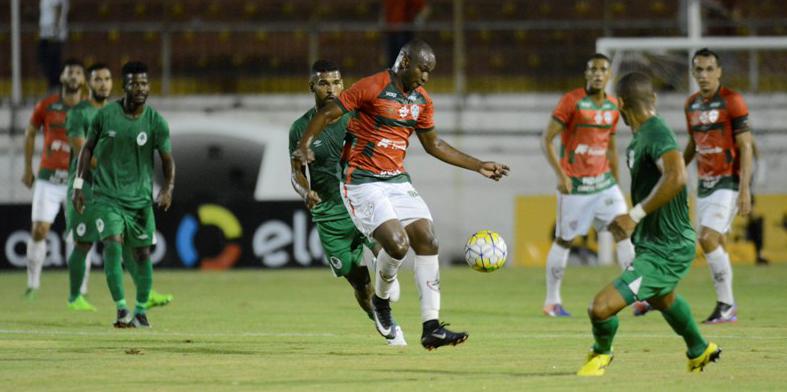 Portuguesa tentou vencer no segundo tempo, mas foi surpreendido nos contra-ataques