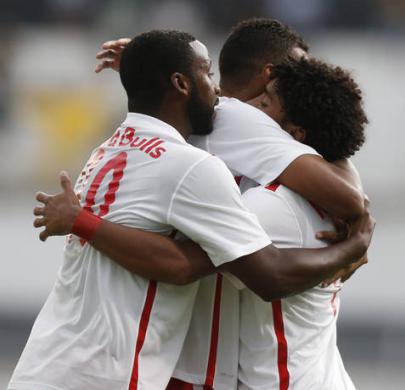 Bulls comemoram a goleada em cima do Novorizontino