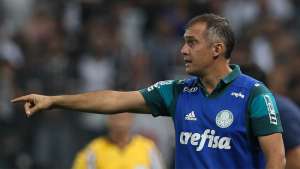 Paulistão: Técnico do Palmeiras critica lentidão do ataque do time