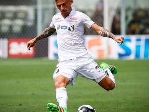 Encostado no Santos, zagueiro Noguera é oferecido ao Grêmio