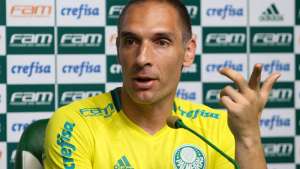 Prass pede recurso eletrônico no futebol: 'Um dia o erro pode nos prejudicar'