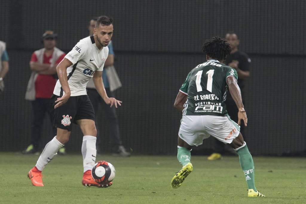Maycon deu o passe para Jô fazer o gol - Foto: Daniel Augusto Jr/Corinthians