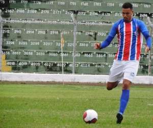 Ex-São Carlos e Ferroviária, Léo Brito é cobiçado por equipes do futebol paulista