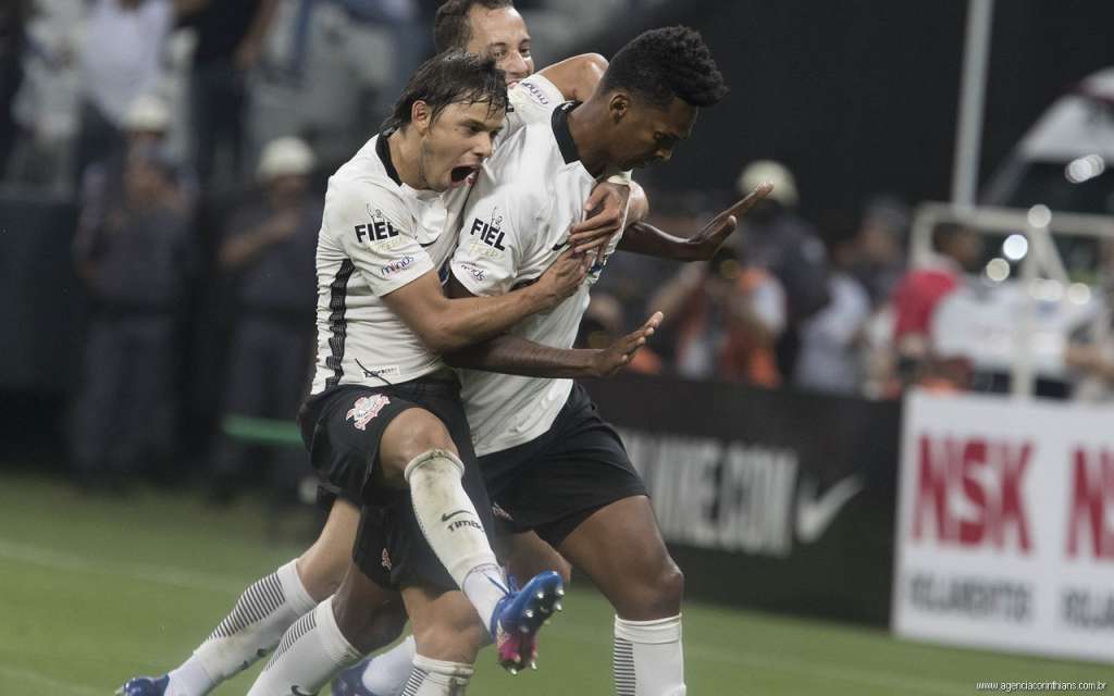 Corinthians quer disparar no Paulistão