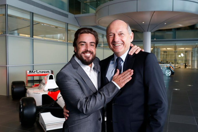 F1: Alonso elogia cores da nova McLaren, mas evita empolgação com performance