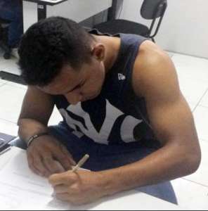 Ponte Preta faz contrato de quatro anos com Yuri, artilheiro da Copinha, que vira opção