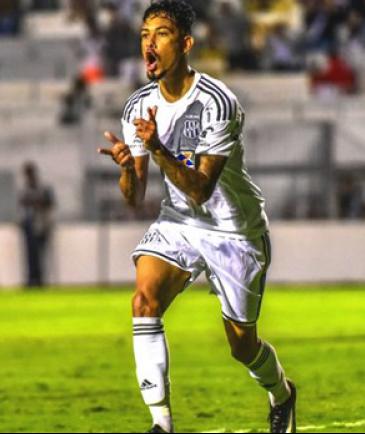 Lucca marca o gol da vitória depois de passe perfeito de Clayson