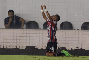 Luiz Araújo destaca amadurecimento no São Paulo e agradece Rogério Ceni