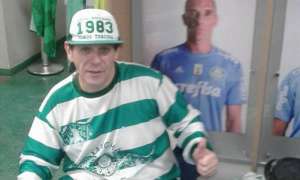 Tensão com a imprensa e apoio de rivais marcam enterro de fundador da Mancha