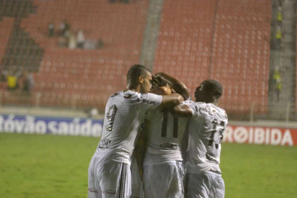 PAULISTÃO: São Paulo goleia, Ponte vira líder e Santos se complica 3 0002050228393 img