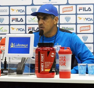 O técnico Silas Pereira foi anunciado pelo Novorizontino