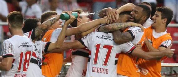 São Paulo vai indo bem no Morumbi...