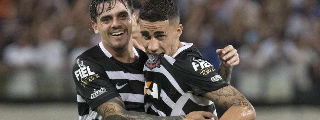 Fagner e Gabriel são titulares absolutos no Corinthians de Carille