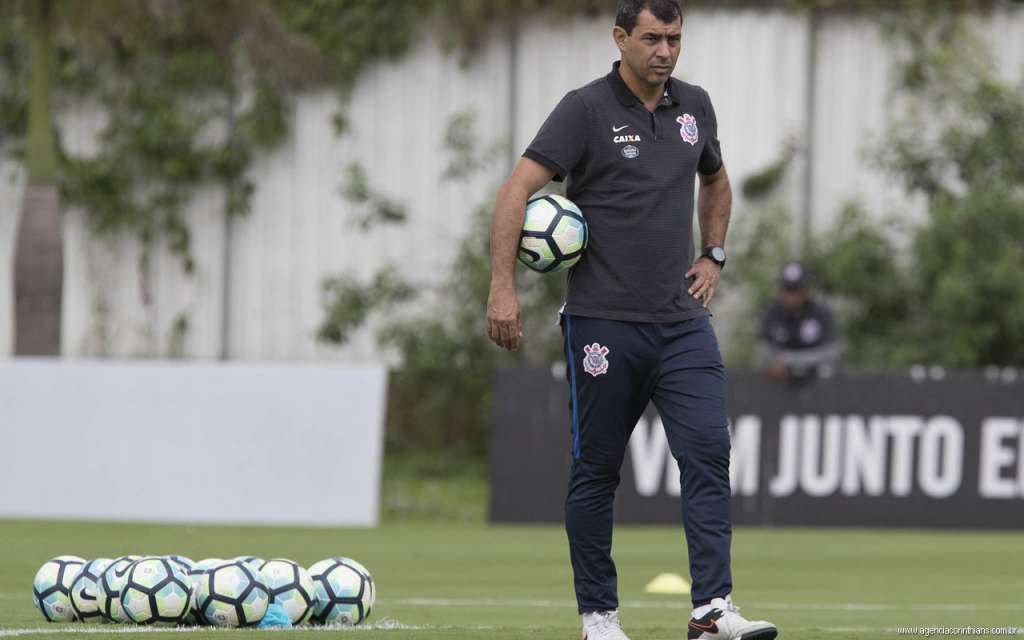 A falta de opção na defesa fez com que o técnico Fábio Carille promovesse o zagueiro Thiago Duchatsch - Foto: Daniel Augusto Jr/Ag. Corinthians