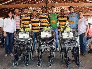 Paulistão: Jogadores do Novorizontino doam cadeiras de rodas ao Lar da Velhice