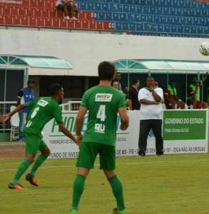 Bazilio Amaral sai da zona do rebaixamento e está a 1 vitória da classificação
