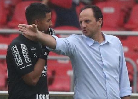 Rogério Ceni e o goleiro Renan