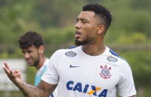 Coritiba acusa Corinthians de calote na compra de Kazim