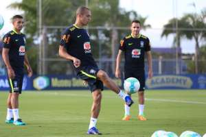 Eliminatórias: Miranda diz que seleção brasileira voltou a ser temida na Europa