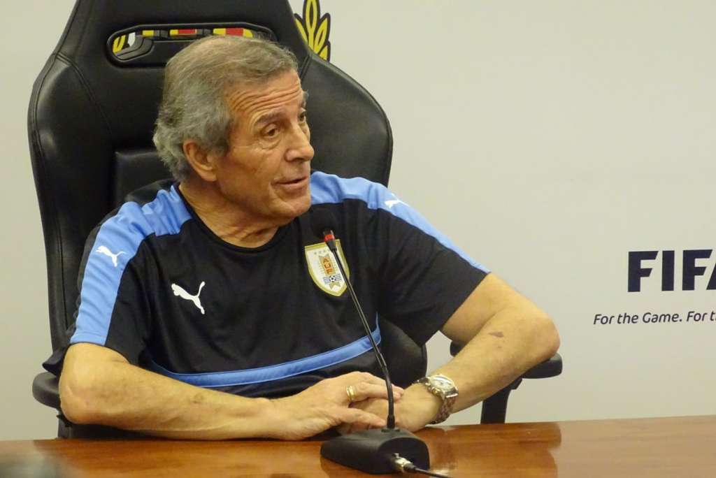 Óscar Tabárez admitiu nesta segunda-feira que Neymar e Willian são motivos de preocupação