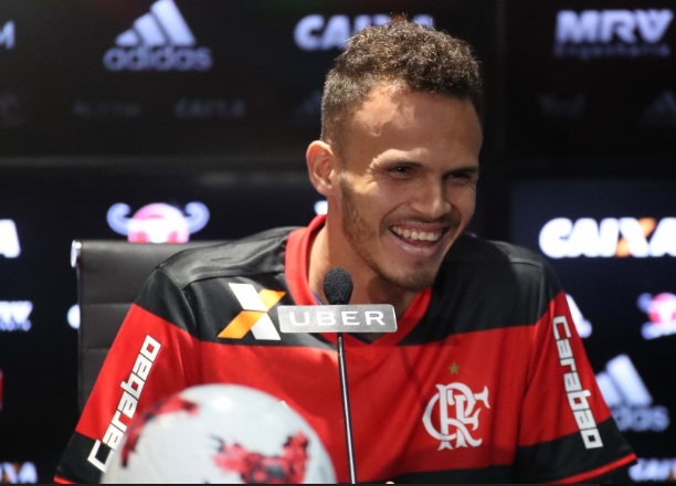 Carioca: Renê comemora chance como titular na lateral do Fla após convocação de Trauco