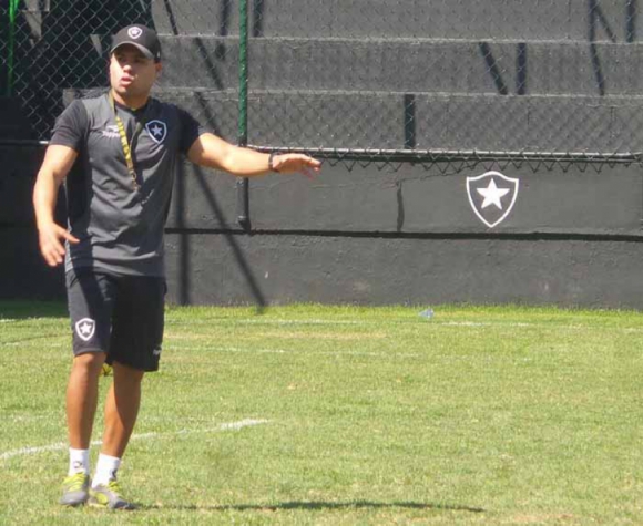 Carioca: Jair Ventura minimiza jejum de gols de Camilo e Montillo e elogia dupla