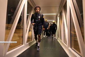 Uruguai x Brasil - Sem Jesus e Suárez, líderes batem de frente em Montevidéu