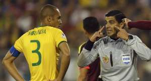 Eliminatórias: Miranda será o capitão da Seleção no jogo com o Uruguai