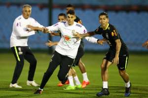 Eliminatórias: Em último treino, Tite define Seleção Brasileira com Firmino