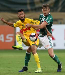 Fabiano quer regularidade para ganhar confiança de técnico do Palmeiras