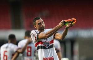 Substituto de Pratto, Gilberto mira vencer clássico por confiança no São Paulo