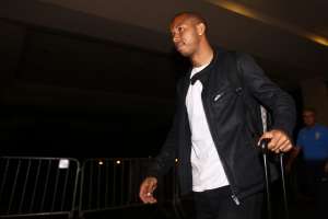 Convocado, lateral do Sevilla se apresenta e já treina neste sábado com a Seleção