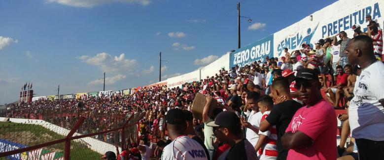 Mais de cinco mil torcedores foram ao Gilbertão através do Futebol Sustentável